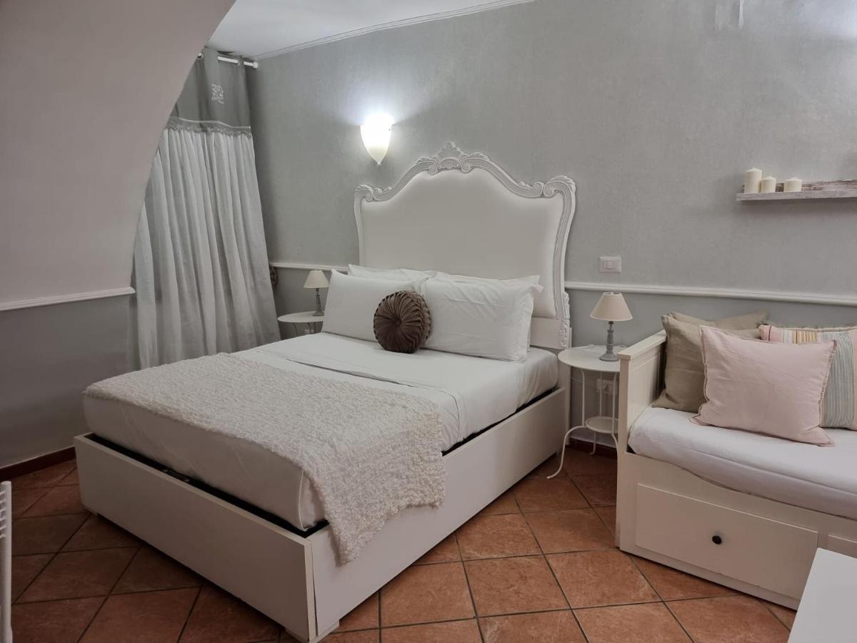 Casa Ninetta - Spaccanapoli - Il Tipico Pianterreno Della Napoli Antica! Экстерьер фото