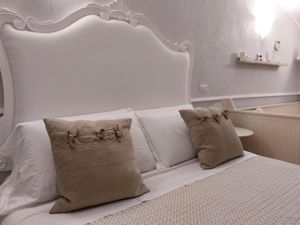 Casa Ninetta - Spaccanapoli - Il Tipico Pianterreno Della Napoli Antica! Экстерьер фото